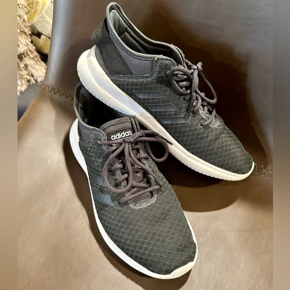 GUC! Adidas cloudfoam sneakers, size 8 1/2! - Picture 5 of 14